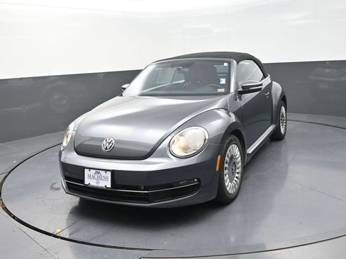 Used 2013 Volkswagen Beetle 2.5 image 3