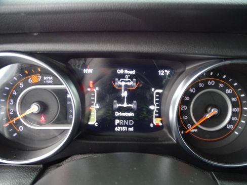 Used 2021 Jeep Wrangler Unlimited Sahara AWD/4WD image 23