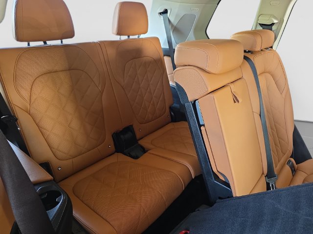 Used 2023 BMW X7 xDrive40i w/ Premium Package AWD/4WD image 35