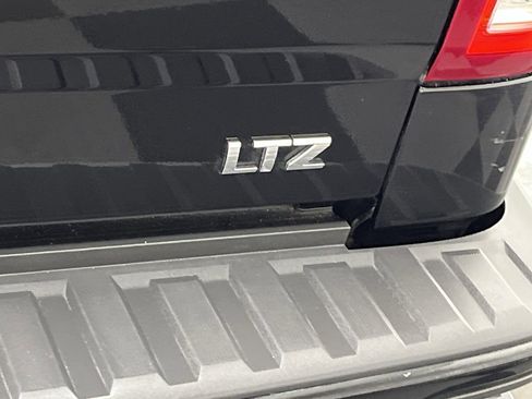 Used 2017 Chevrolet Silverado 1500 LTZ Z71 w/ Realtree Edition image 31