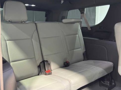 Used 2023 GMC Yukon XL SLT w/ SLT Premium Package RWD image 19