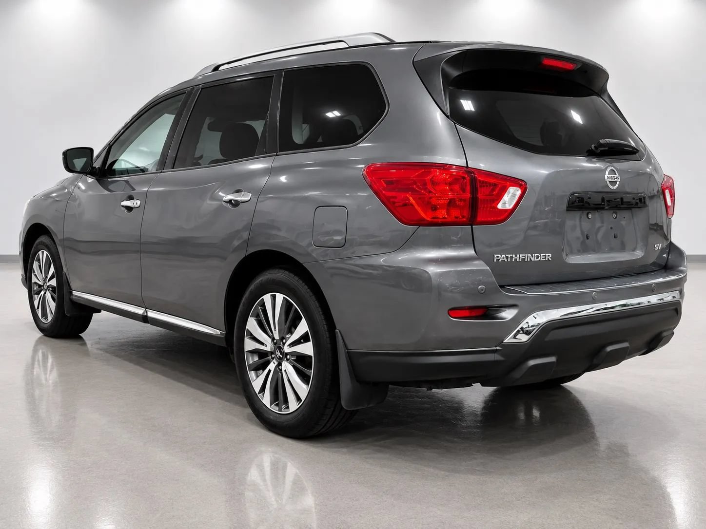 Used 2020 Nissan Pathfinder SV FWD image 7