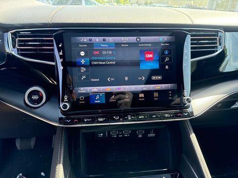 New 2026 Jeep Grand Wagoneer L Summit AWD/4WD image 12