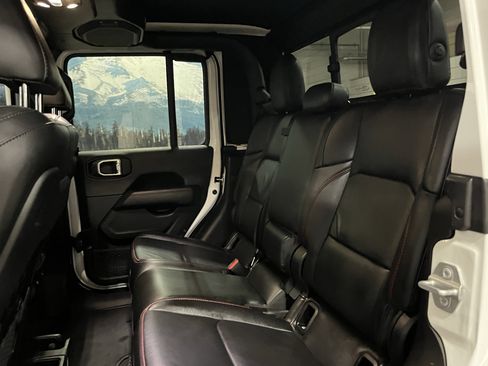 Used 2022 Jeep Gladiator Rubicon w/ Trailer Tow Package image 18