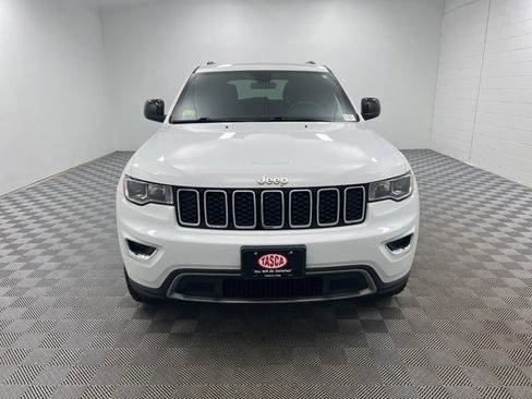 Used 2020 Jeep Grand Cherokee Laredo image 2