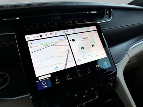 Used 2023 Jeep Grand Cherokee L Limited w/ Luxury Tech Group II image 40