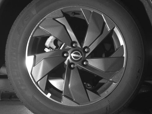 Used 2025 Nissan Rogue SV image 15