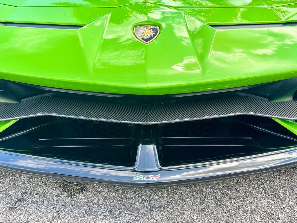 Used 2019 Lamborghini Aventador SVJ AWD/4WD image 34