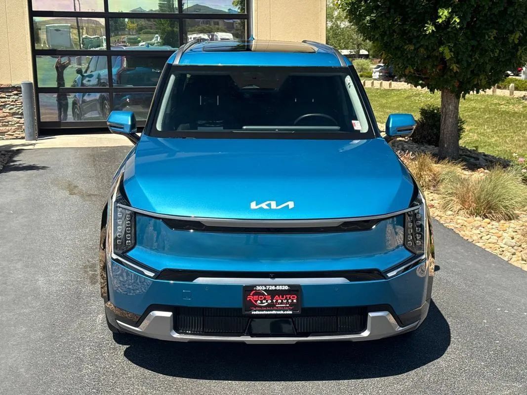 Used 2024 Kia EV9 Land w/ Towing Package AWD/4WD image 31