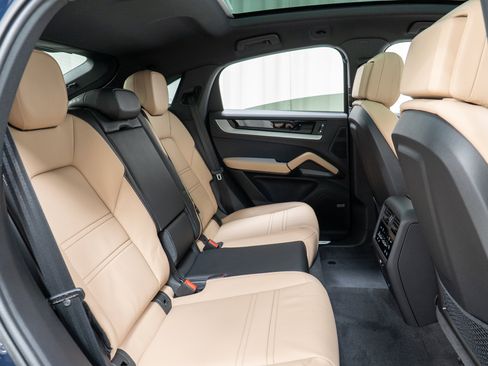 New 2026 Porsche Cayenne Coupe AWD/4WD image 28