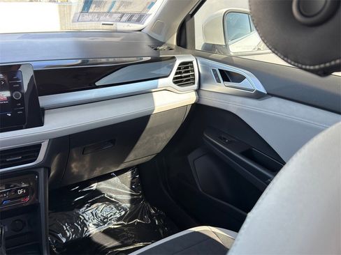New 2026 Volkswagen Taos SE image 24