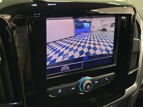 Used 2020 Chevrolet Traverse LT w/ LPO, Black Accent Package image 18