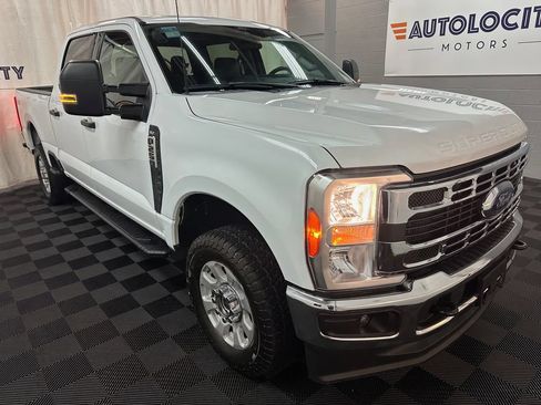 Used 2024 Ford F250 XLT AWD/4WD image 2