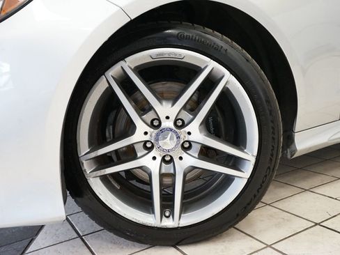 Used 2014 Mercedes-Benz E 350 4MATIC Sedan image 56