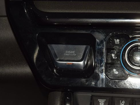 Used 2024 GMC Sierra 2500 AT4 w/ AT4 Preferred Package AWD/4WD image 39