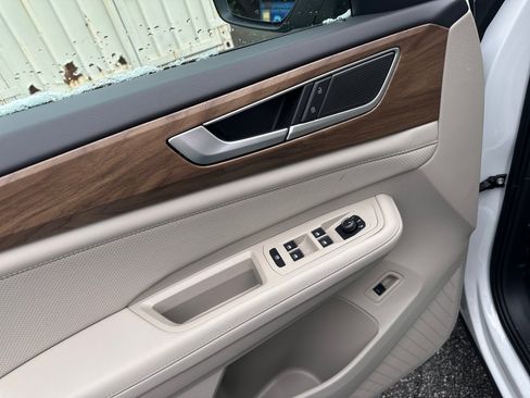 Certified 2025 Volkswagen Atlas SE AWD/4WD image 32