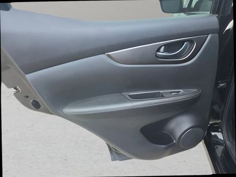 Used 2021 Nissan Rogue Sport S image 12