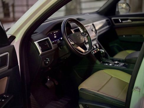 Used 2022 Volkswagen Atlas Cross Sport SE image 12