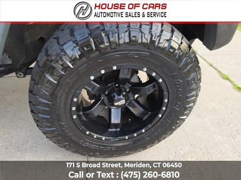 Used 2014 Jeep Wrangler Unlimited Sahara w/ Max Tow Package AWD/4WD image 22
