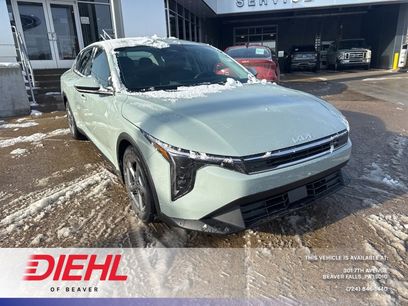 New 2025 Kia K4 LXS