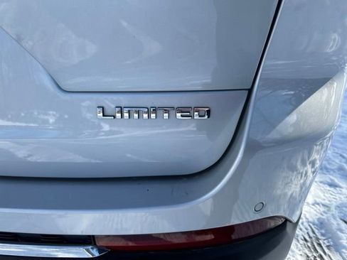 Used 2024 Jeep Grand Cherokee L Limited image 22