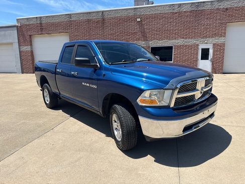 Used 2011 RAM 1500 Classic SLT AWD/4WD image 3