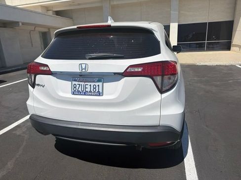 Used 2022 Honda HR-V LX image 9