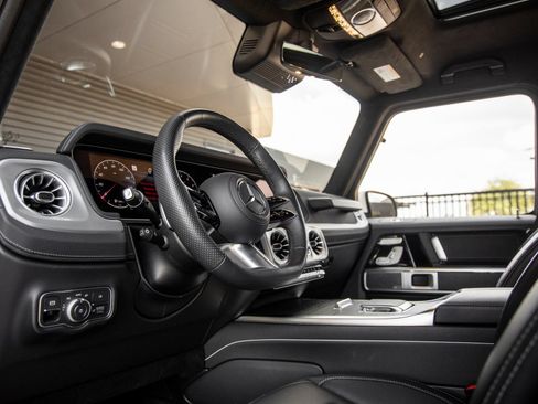 Used 2025 Mercedes-Benz G 550 image 22