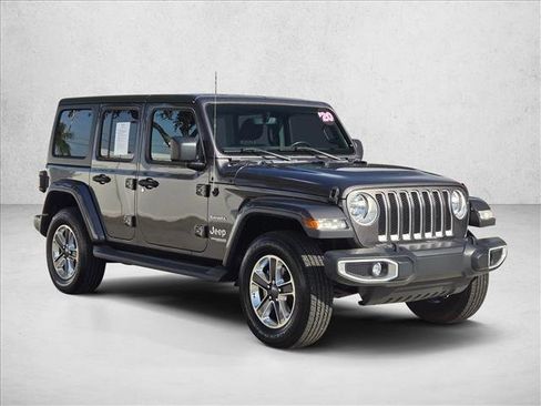 Used 2020 Jeep Wrangler Unlimited Sahara image 3