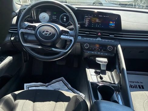 Used 2024 Hyundai Elantra Limited FWD image 13