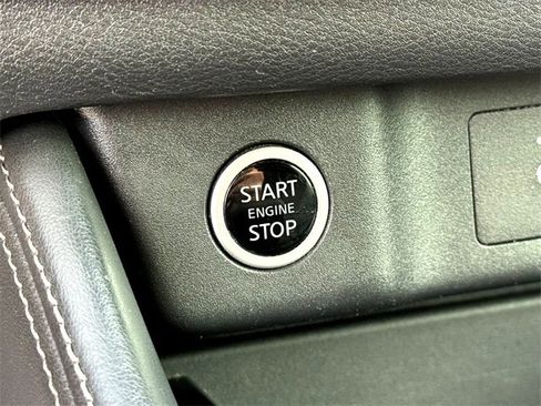 Used 2021 Nissan Rogue SL image 20