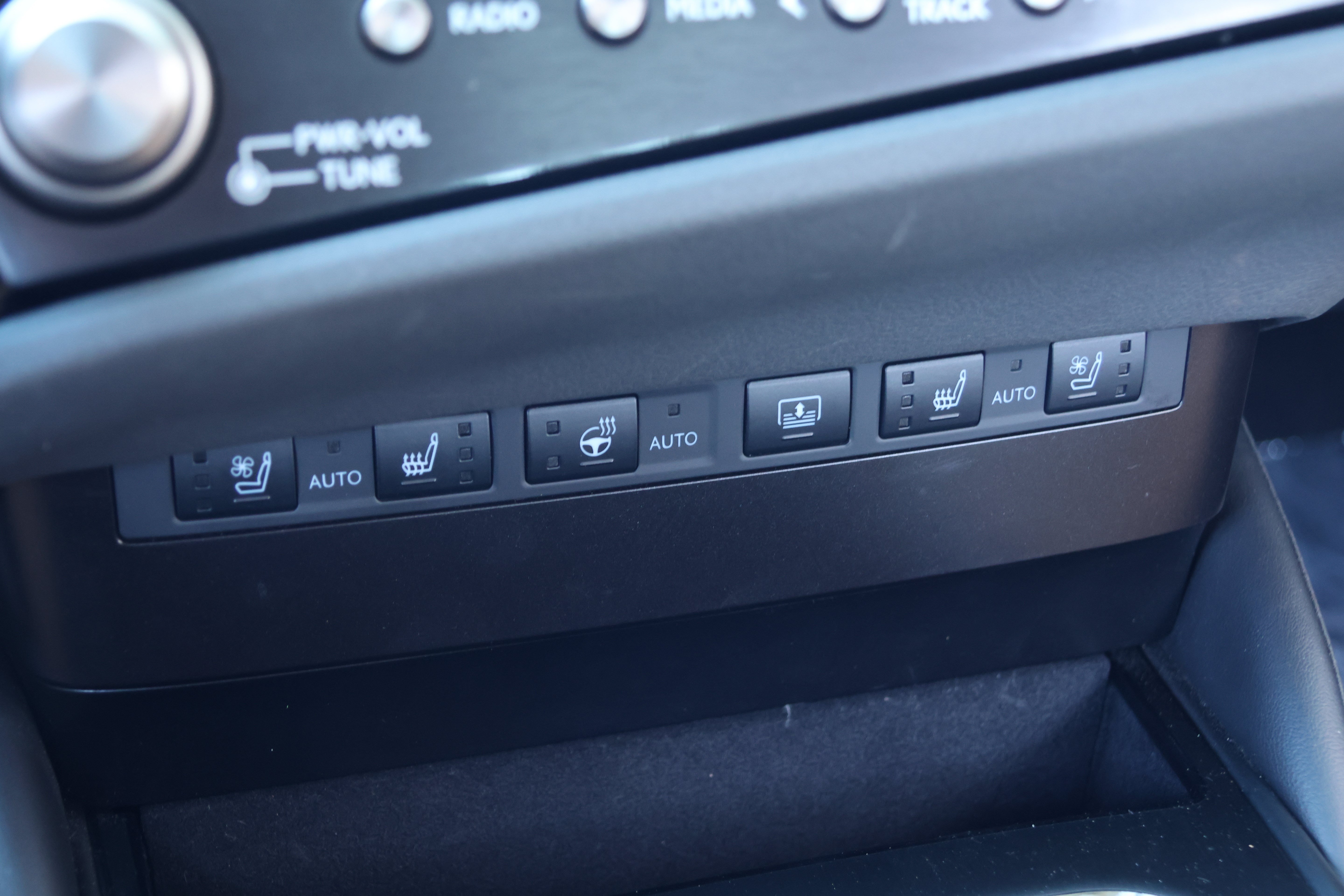 Used 2025 Lexus ES 350 w/ Technology Package FWD image 24