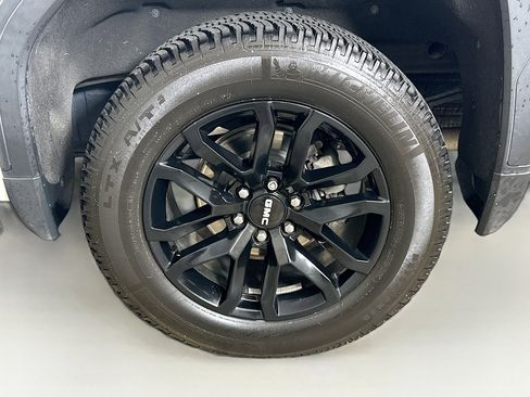 Used 2019 GMC Sierra 1500 SLT w/ SLT Premium Plus Package AWD/4WD image 11