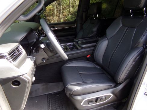 Used 2023 Jeep Wagoneer Series III w/ Convenience Group I image 22