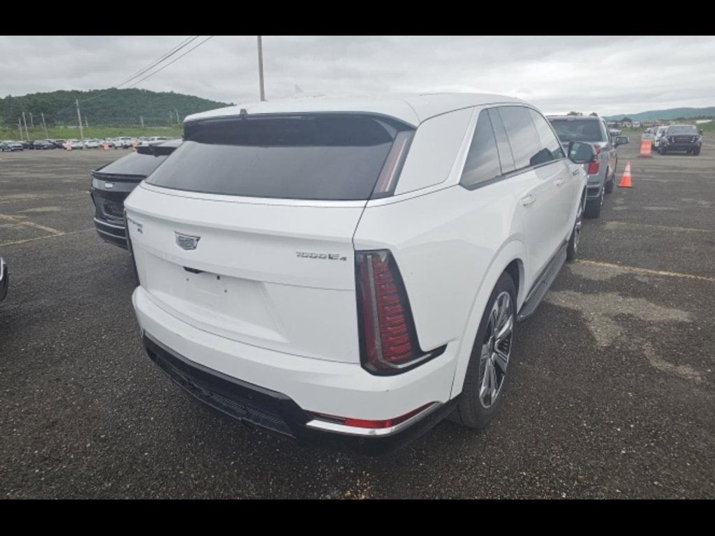 Used 2025 Cadillac Escalade IQ Luxury 2 AWD/4WD image 4