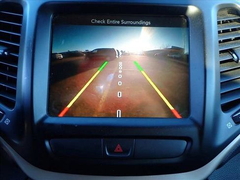 Used 2016 Jeep Cherokee Latitude w/ Cold Weather Group image 16