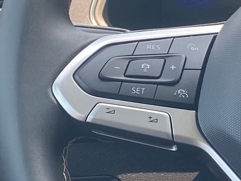 Certified 2023 Volkswagen Tiguan SE w/ Panoramic Sunroof Package FWD image 7