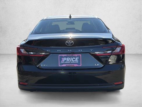 Used 2025 Toyota Camry LE image 6