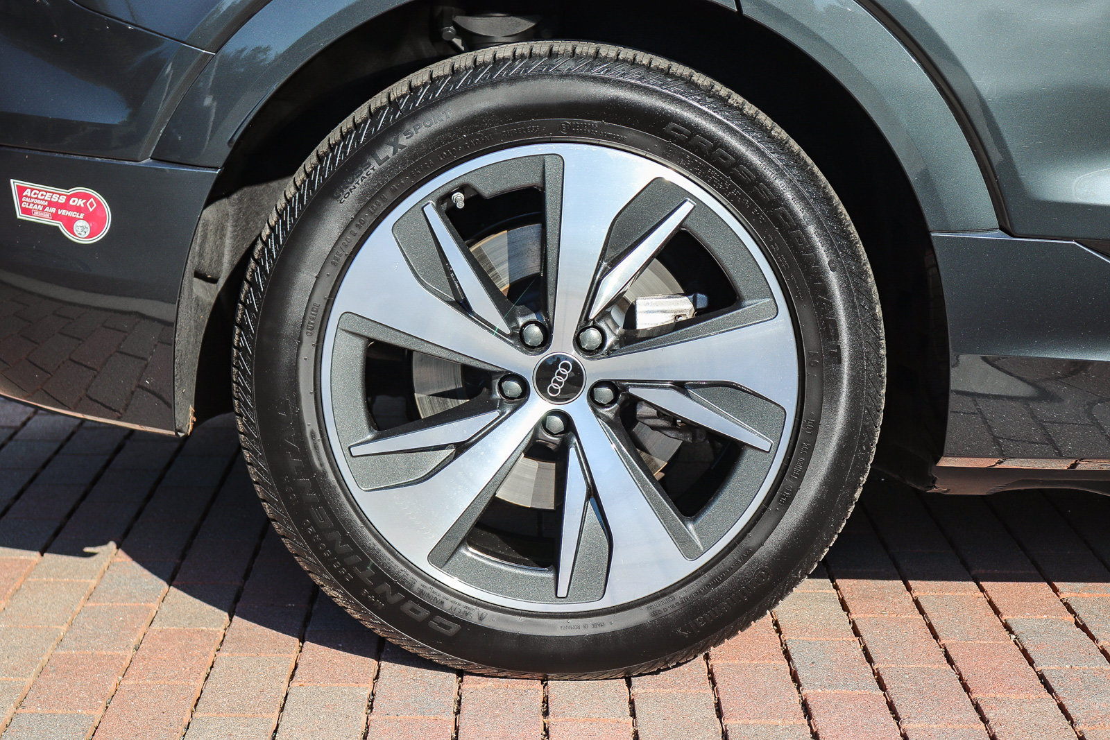 Certified 2024 Audi Q8 e-tron Premium Plus AWD/4WD image 9