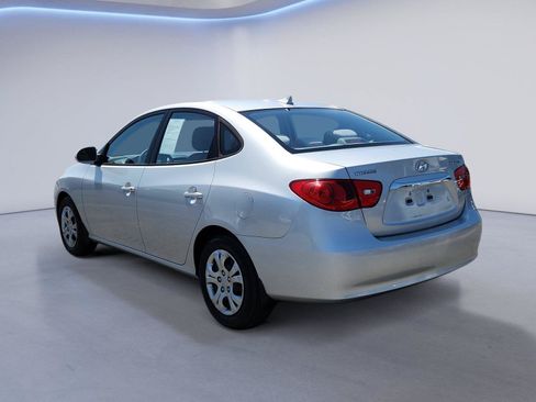 Used 2010 Hyundai Elantra GLS FWD image 5
