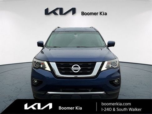 Used 2020 Nissan Pathfinder SL image 2