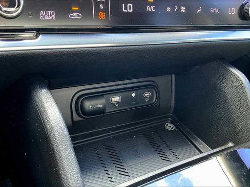 Used 2023 Kia Sportage EX image 32