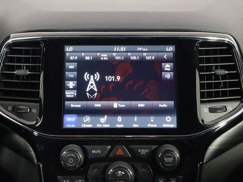 Used 2020 Jeep Grand Cherokee Laredo w/ Laredo X Package RWD image 27