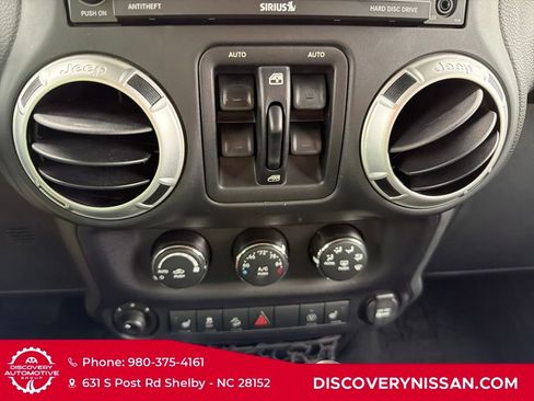 Used 2016 Jeep Wrangler Unlimited Sahara w/ Connectivity Group image 19