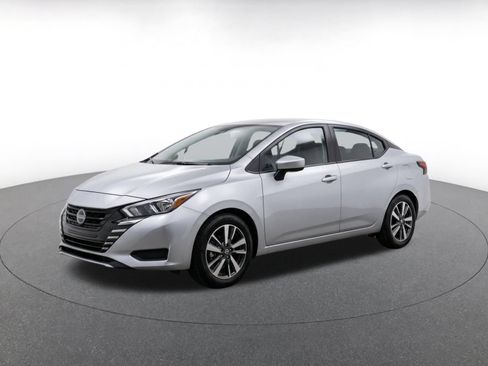 Used 2025 Nissan Versa SV FWD image 3