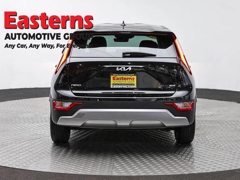 Used 2025 Kia Niro LX FWD image 6