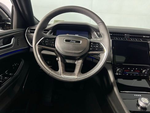 Used 2023 Jeep Grand Cherokee L Overland w/ Trailer Tow Group (B) image 14