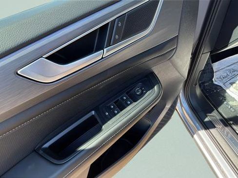 New 2026 Volkswagen Atlas Cross Sport SE image 10