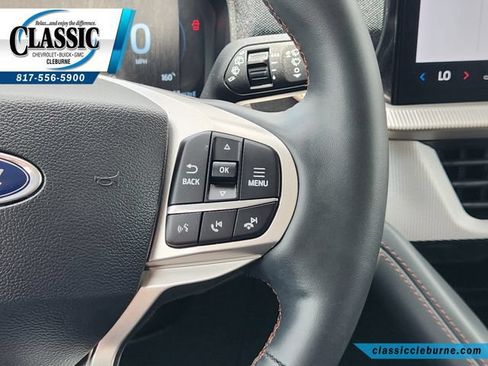 Used 2025 Ford Explorer Active RWD image 27