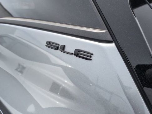 Used 2023 GMC Terrain SLE w/ Driver Convenience Package AWD/4WD image 14